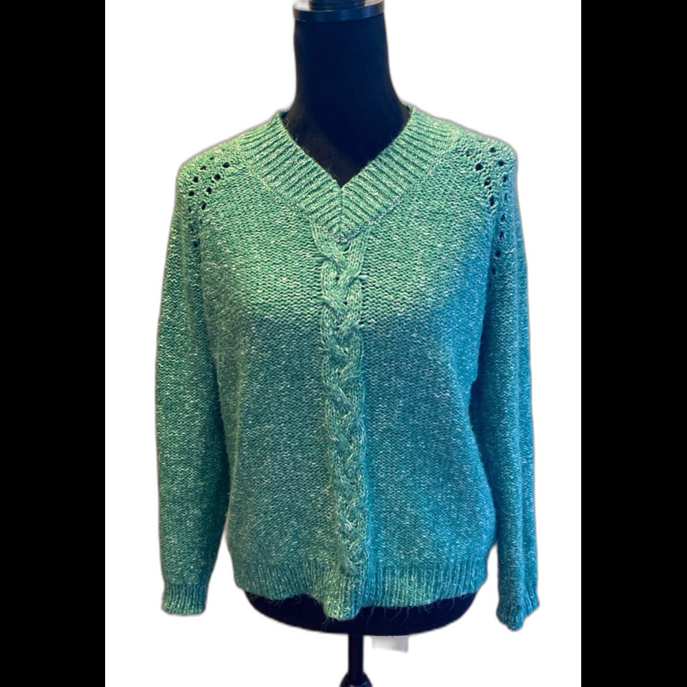 St John’s Bay Woman’s Green Sweater Sz‎ Petite Large V Neck Cable Style SOFT!
